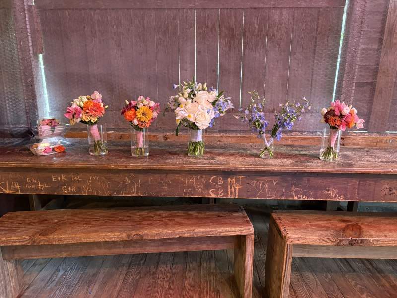 Gruene Hall wedding flowers, Texas Hill Country wedding florist, bridal party bouquets,