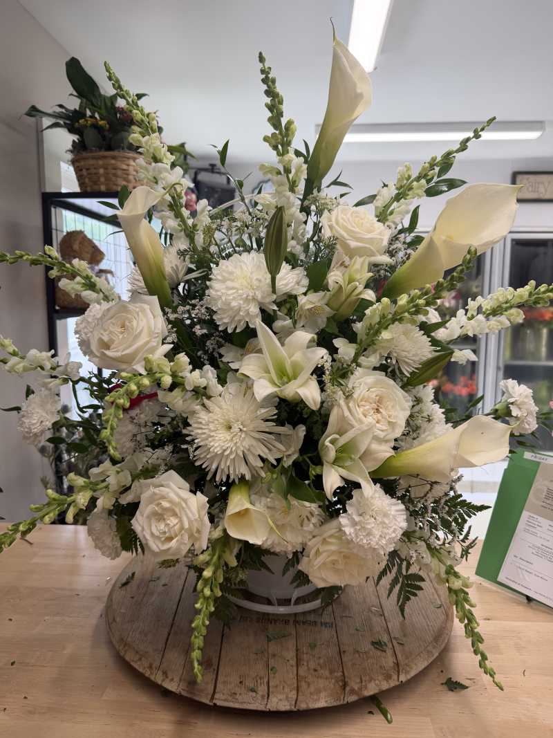 Funeral Basket - White tranquility