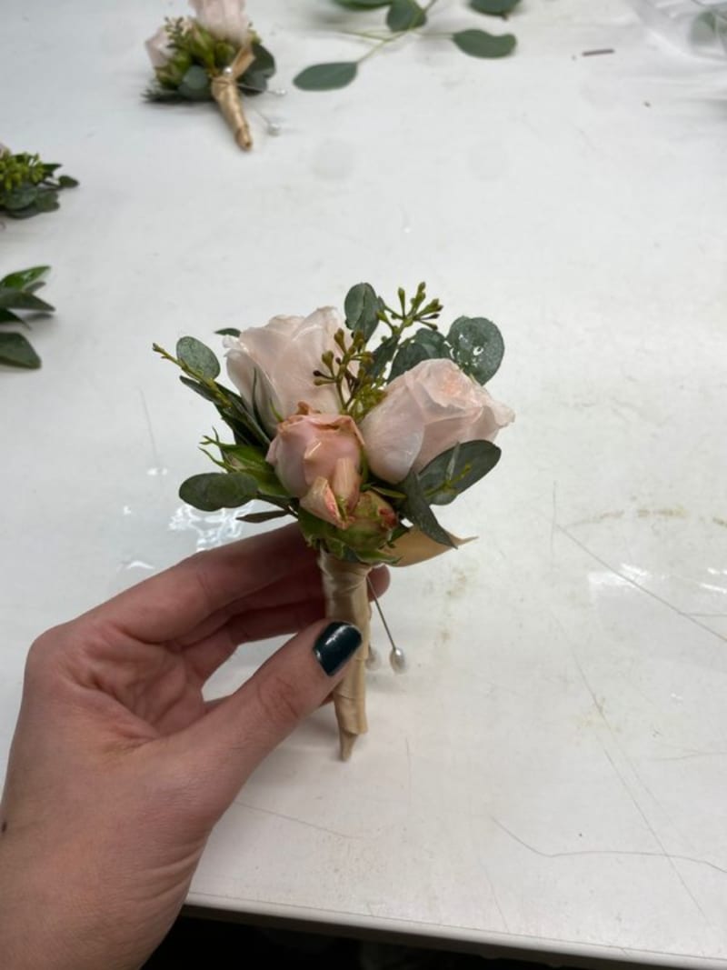 Boutonnieres & Corsages