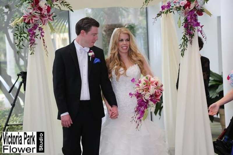 Beautiful Brides && Bouquets