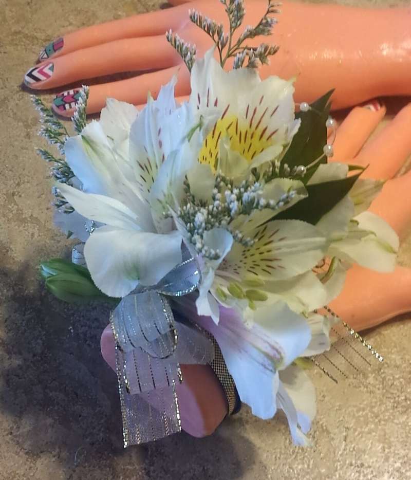 Prom Flowers to Wear