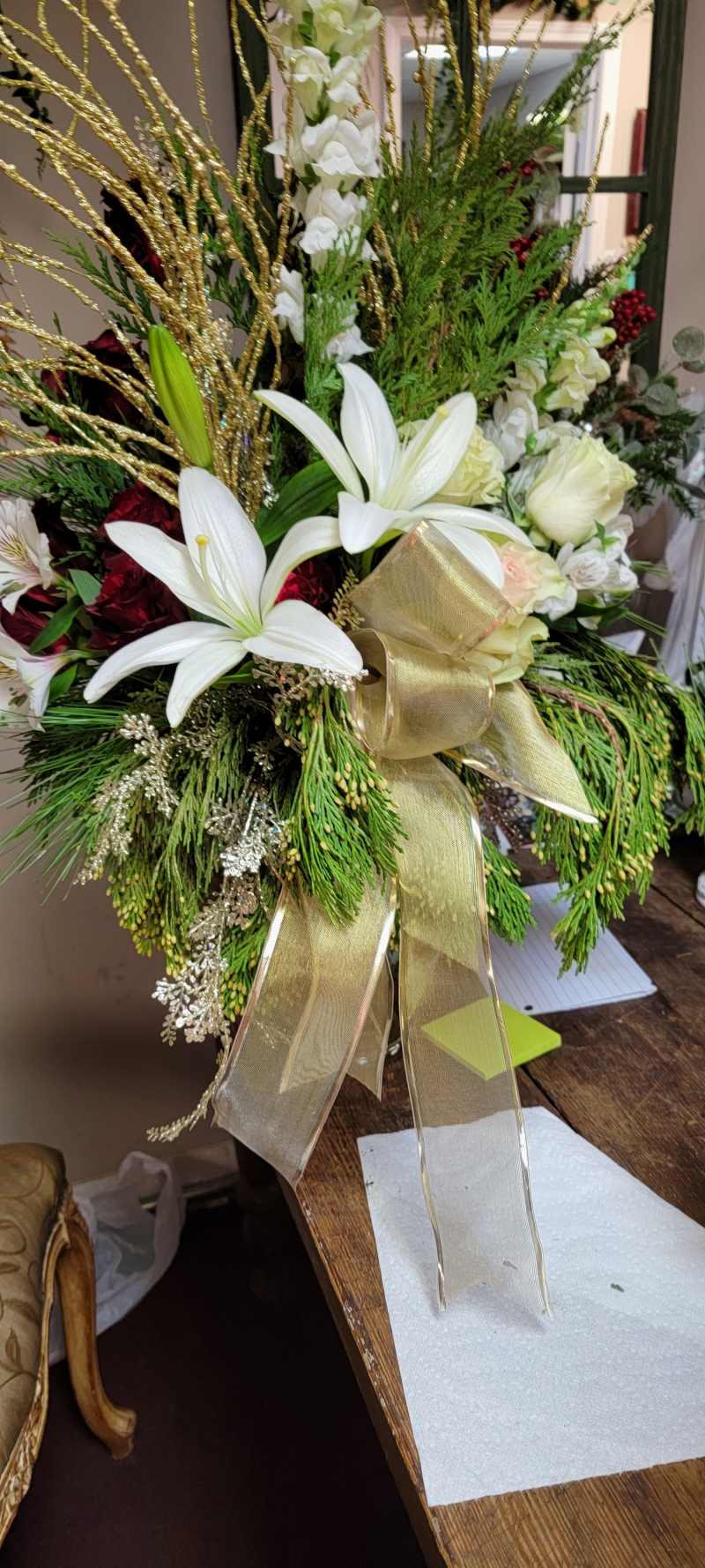 MIXED COLOR VASES