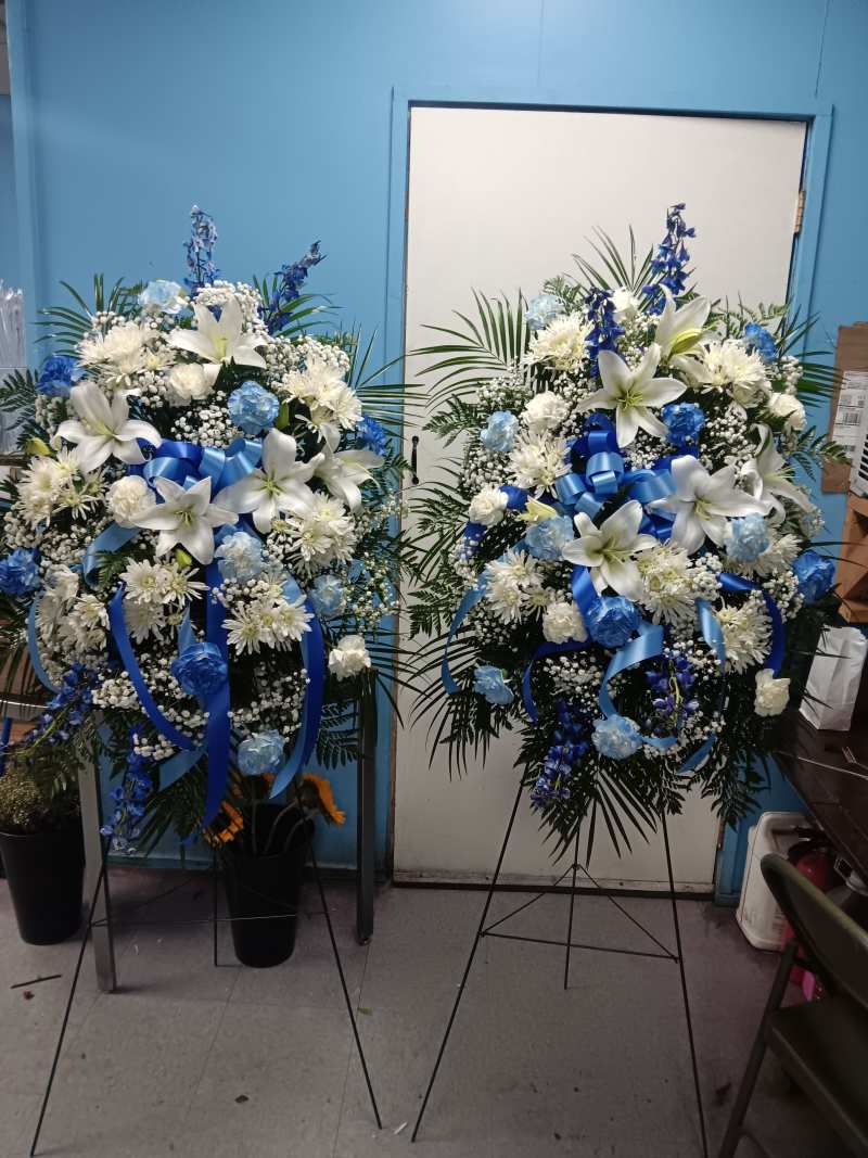 Blue & White Standing Spray x's 2