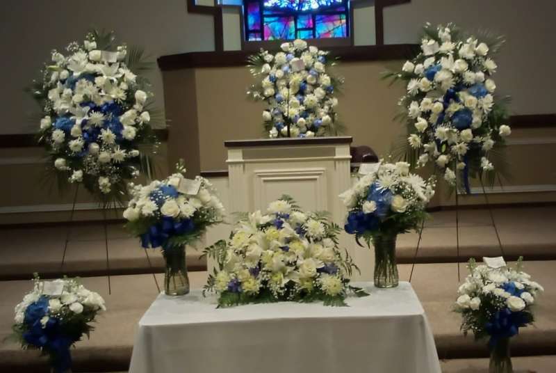 Blue & White 8 Piece Sympathy Set