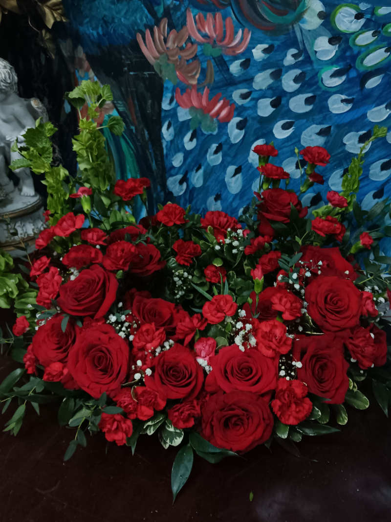 Red Urn Wreath