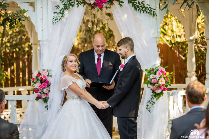 Twin Oaks Garden Estate 