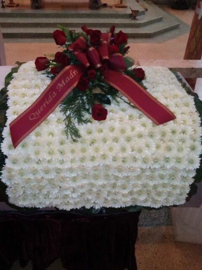 CUSTOM FLORAL DESIGNS