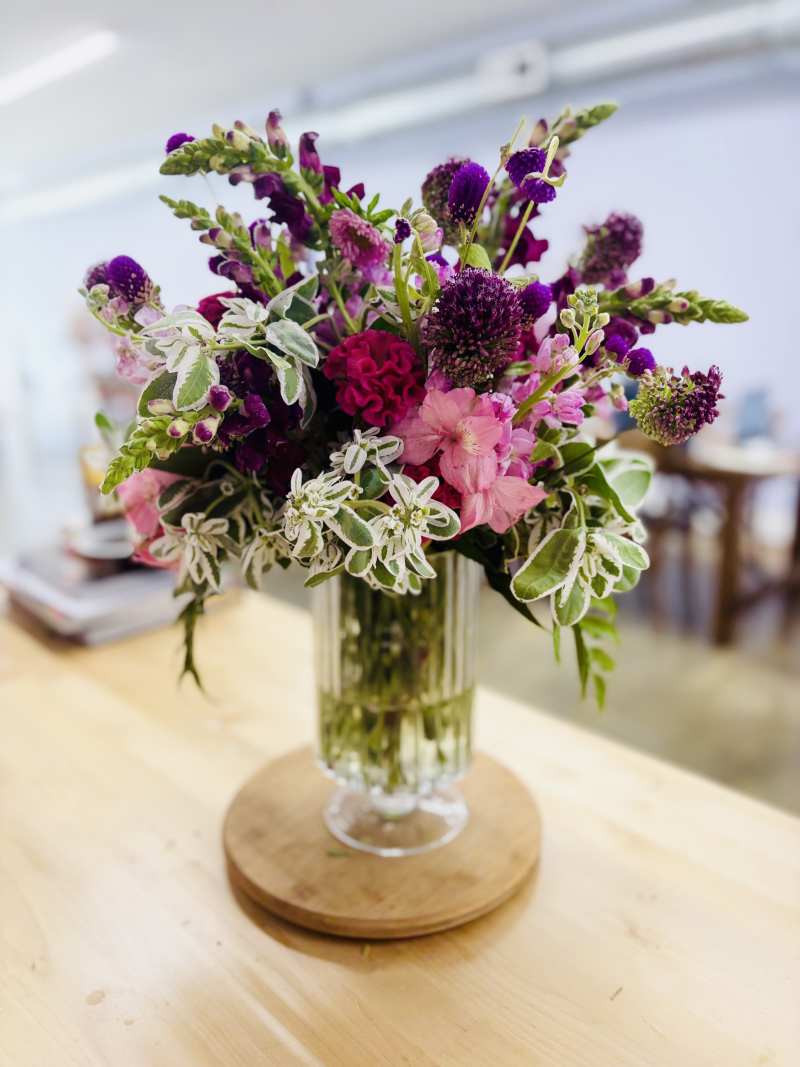 Love this vase (at the flowers!)