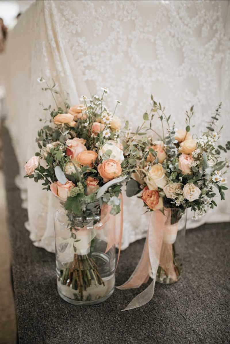 Bride and Bridesmaids Bouquets 